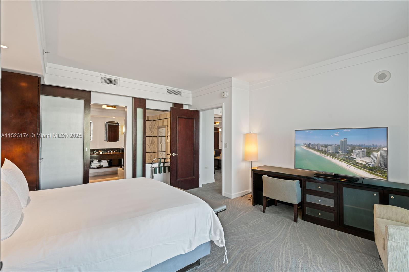 4391 COLLINS AV 1007, Miami Beach, Florida 33140, 1 Bedroom Bedrooms, ,1 BathroomBathrooms,Residential,For Sale,4391 COLLINS AV 1007,A11523174