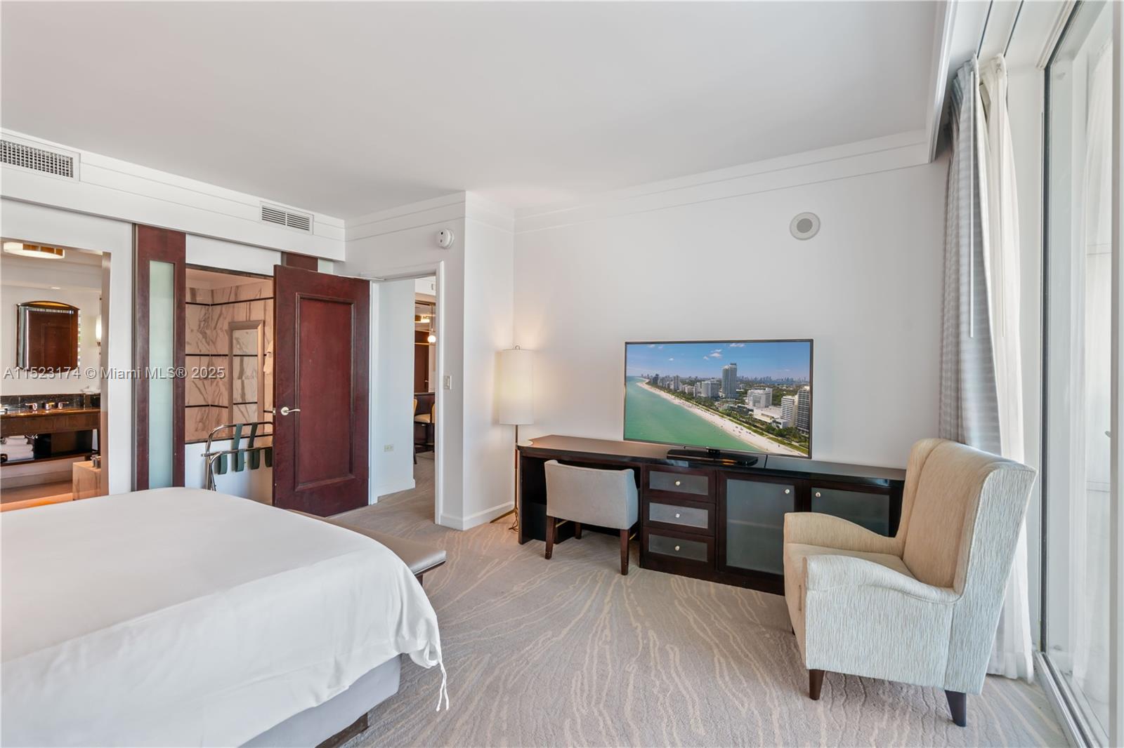 4391 COLLINS AV 1007, Miami Beach, Florida 33140, 1 Bedroom Bedrooms, ,1 BathroomBathrooms,Residential,For Sale,4391 COLLINS AV 1007,A11523174