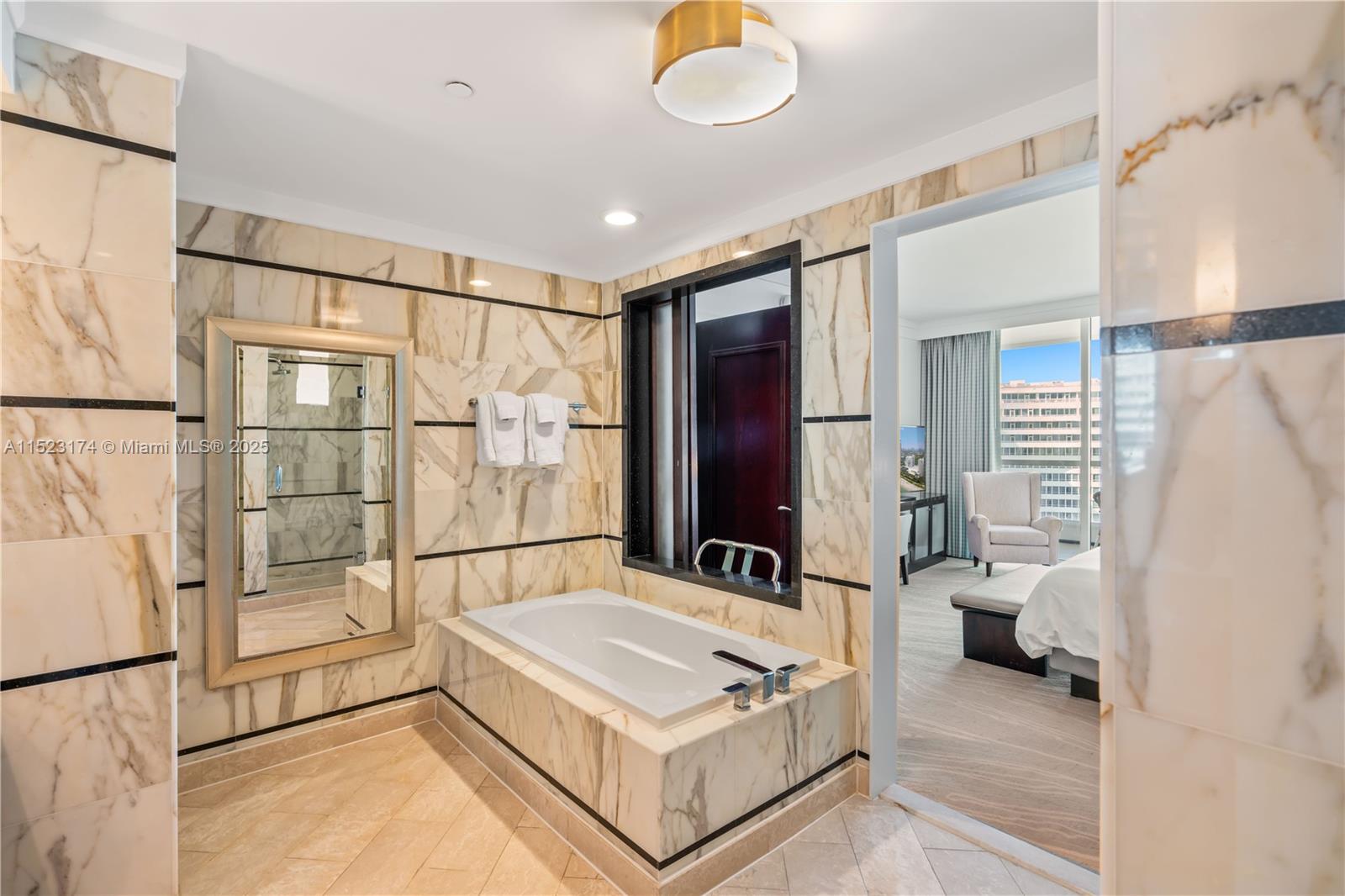 4391 COLLINS AV 1007, Miami Beach, Florida 33140, 1 Bedroom Bedrooms, ,1 BathroomBathrooms,Residential,For Sale,4391 COLLINS AV 1007,A11523174