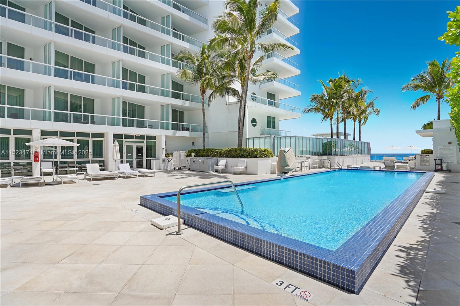 4391 COLLINS AV 1007, Miami Beach, Florida 33140, 1 Bedroom Bedrooms, ,1 BathroomBathrooms,Residential,For Sale,4391 COLLINS AV 1007,A11523174
