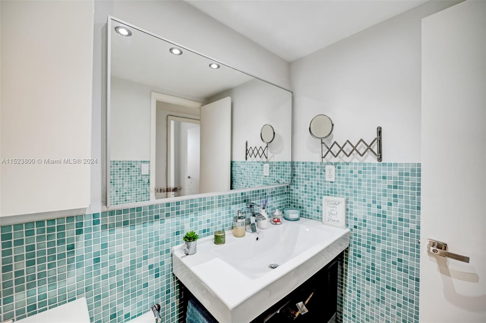 1455 N Treasure Dr PH-F, North Bay Village, Florida 33141, 1 Bedroom Bedrooms, ,1 BathroomBathrooms,Residential,For Sale,1455 N Treasure Dr PH-F,A11523800