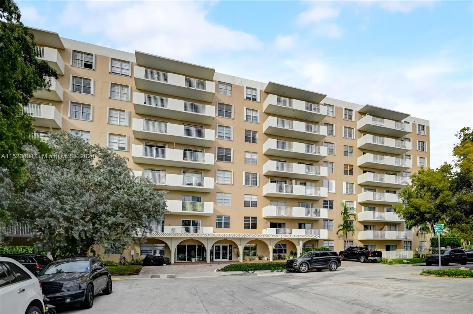 1455 N Treasure Dr PH-F, North Bay Village, Florida 33141, 1 Bedroom Bedrooms, ,1 BathroomBathrooms,Residential,For Sale,1455 N Treasure Dr PH-F,A11523800