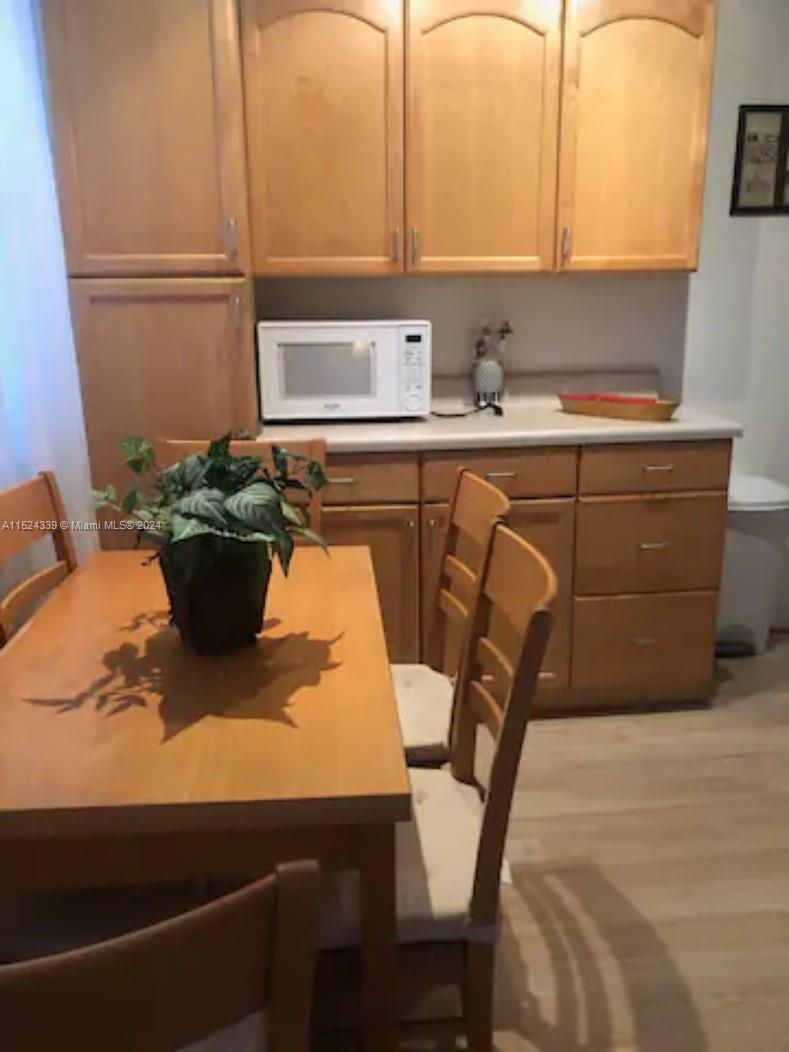 326 Wilson St 206, Hollywood, Florida 33019, 1 Bedroom Bedrooms, ,1 BathroomBathrooms,Residential,For Sale,326 Wilson St 206,A11524339