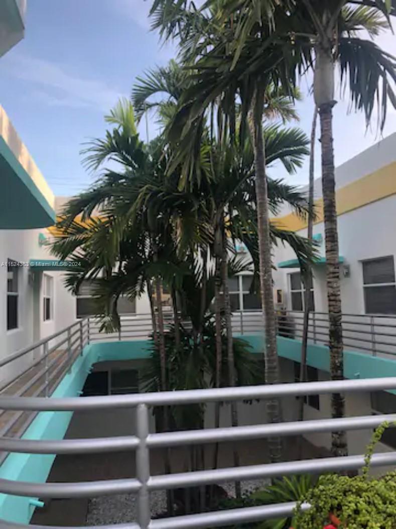 Hollywood, Florida 33019, 1 Bedroom Bedrooms, ,1 BathroomBathrooms,Residential,For Sale,A11524363