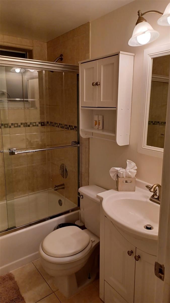 Hollywood, Florida 33019, 1 Bedroom Bedrooms, ,1 BathroomBathrooms,Residential,For Sale,A11524363