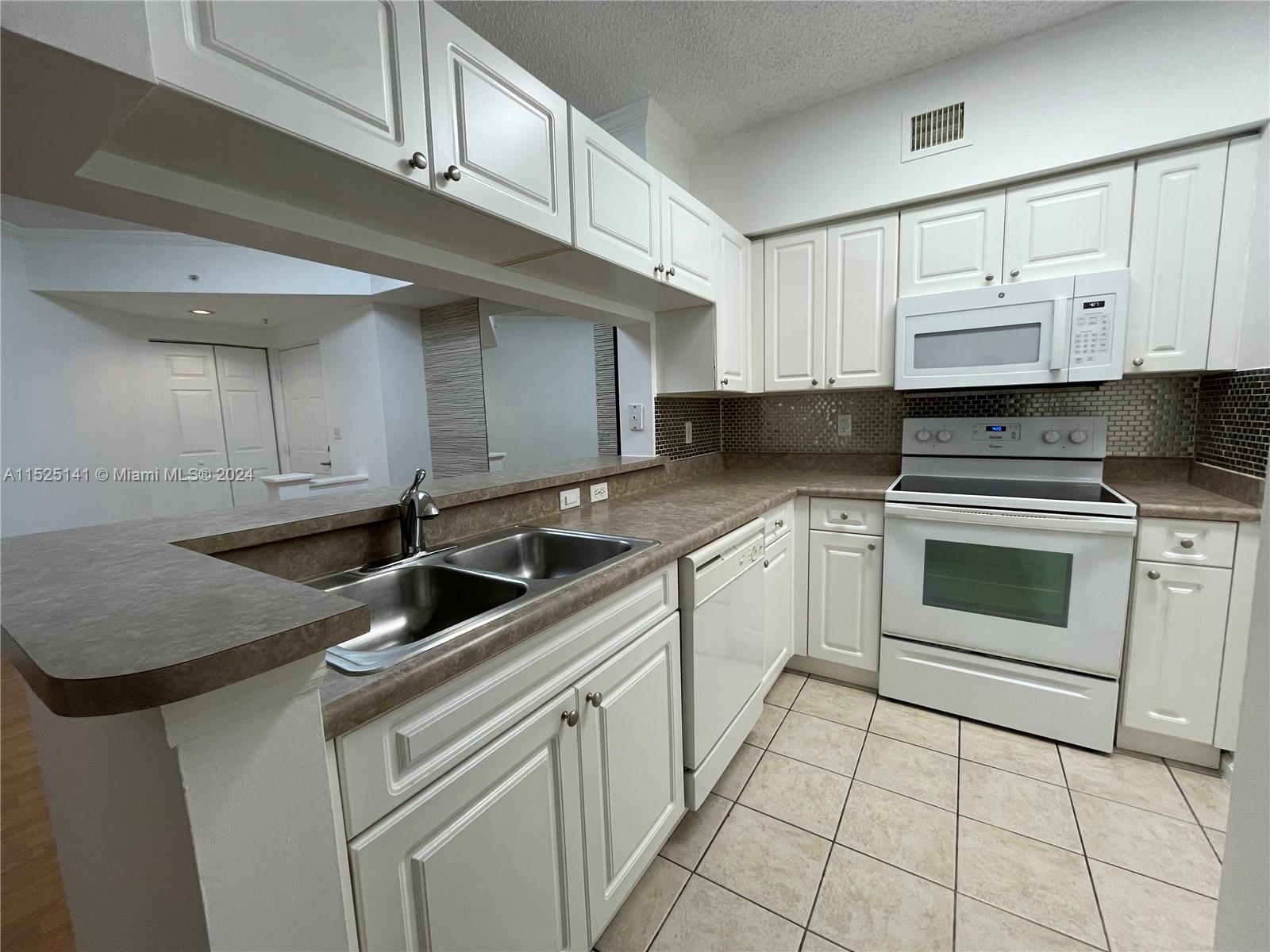 17100 N Bay Rd 1310, Sunny Isles Beach, Florida 33160, 2 Bedrooms Bedrooms, ,2 BathroomsBathrooms,Residentiallease,For Rent,17100 N Bay Rd 1310,A11525141