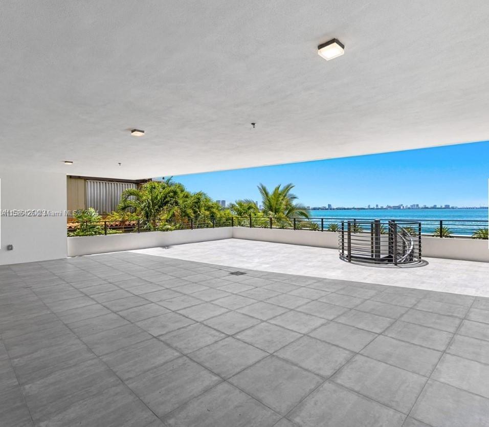 1200 sq.ft. patio facing Bay