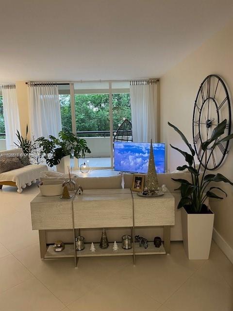 19355 TURNBERRY WAY 2C, Sunny Isles Beach, Florida 33180, 1 Bedroom Bedrooms, ,1 BathroomBathrooms,Residentiallease,For Rent,19355 TURNBERRY WAY 2C,A11526513