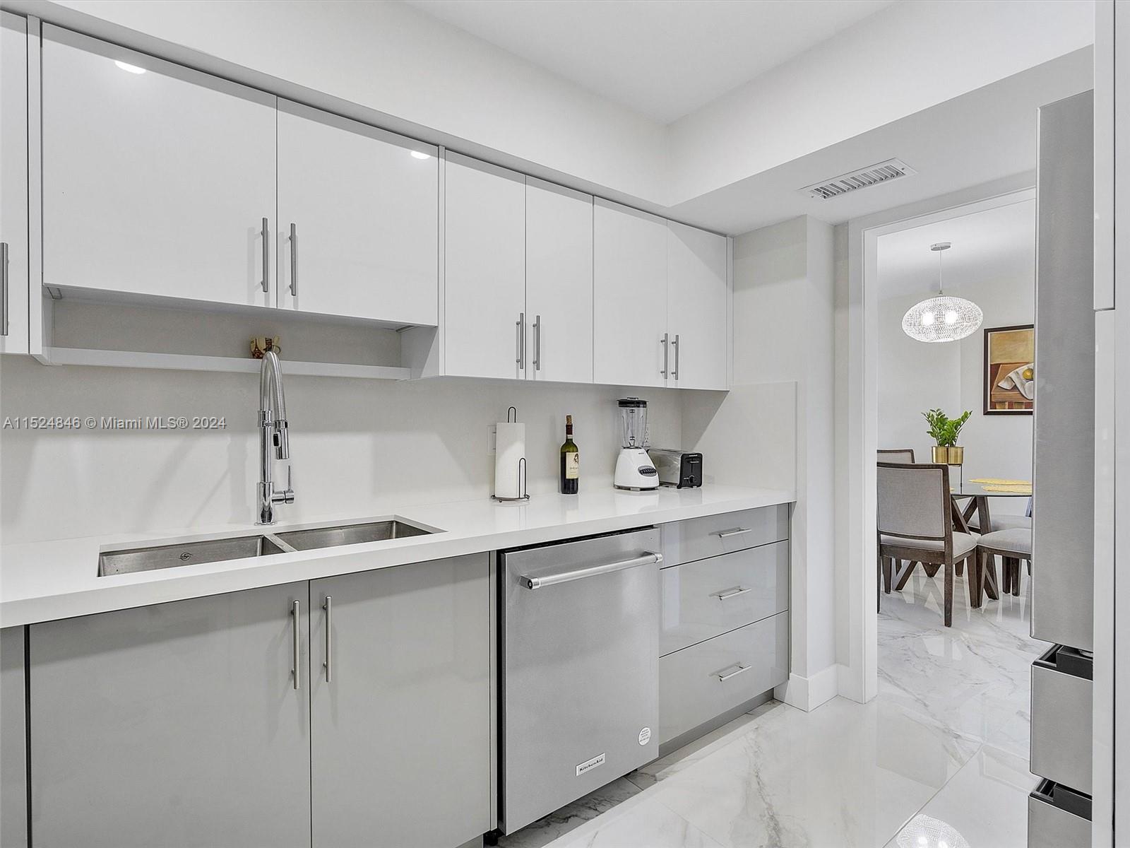 400 Kings Point Dr 616, Sunny Isles Beach, Florida 33160, 1 Bedroom Bedrooms, ,1 BathroomBathrooms,Residentiallease,For Rent,400 Kings Point Dr 616,A11524846