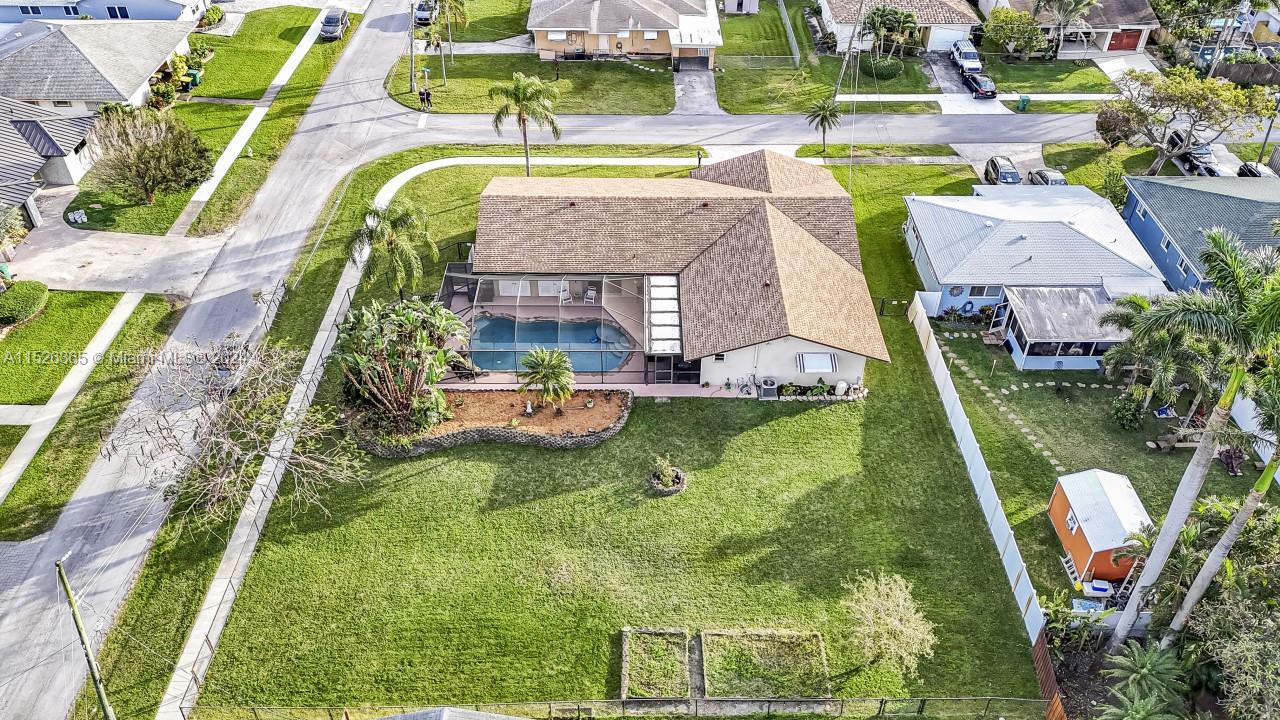 215 SE 1st Ter, Dania Beach, FL 33004