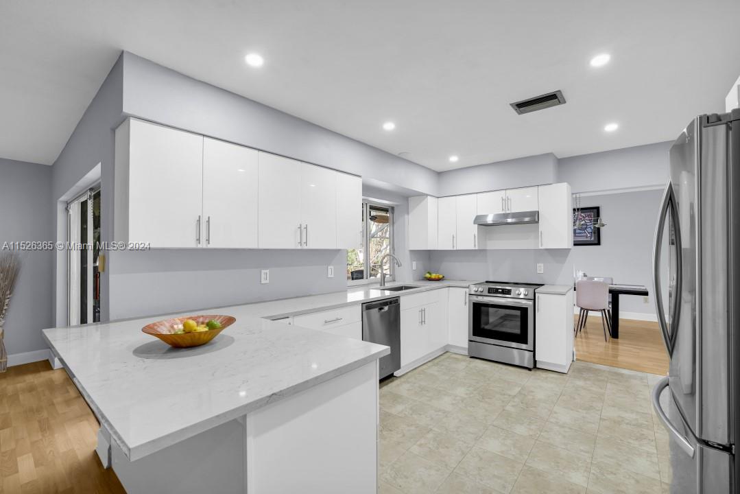 215 SE 1st Ter, Dania Beach, Florida 33004, 3 Bedrooms Bedrooms, ,3 BathroomsBathrooms,Residential,For Sale,215 SE 1st Ter,A11526365