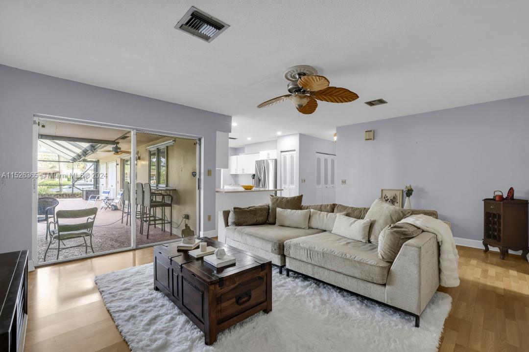 215 SE 1st Ter, Dania Beach, Florida 33004, 3 Bedrooms Bedrooms, ,3 BathroomsBathrooms,Residential,For Sale,215 SE 1st Ter,A11526365