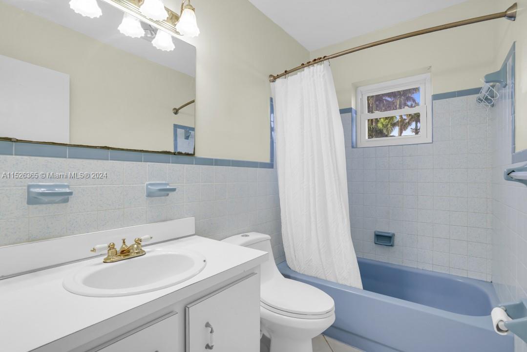 215 SE 1st Ter, Dania Beach, Florida 33004, 3 Bedrooms Bedrooms, ,3 BathroomsBathrooms,Residential,For Sale,215 SE 1st Ter,A11526365