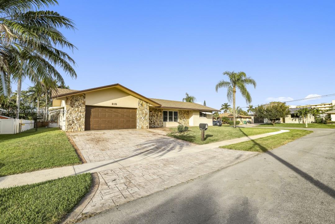 215 SE 1st Ter, Dania Beach, Florida 33004, 3 Bedrooms Bedrooms, ,3 BathroomsBathrooms,Residential,For Sale,215 SE 1st Ter,A11526365