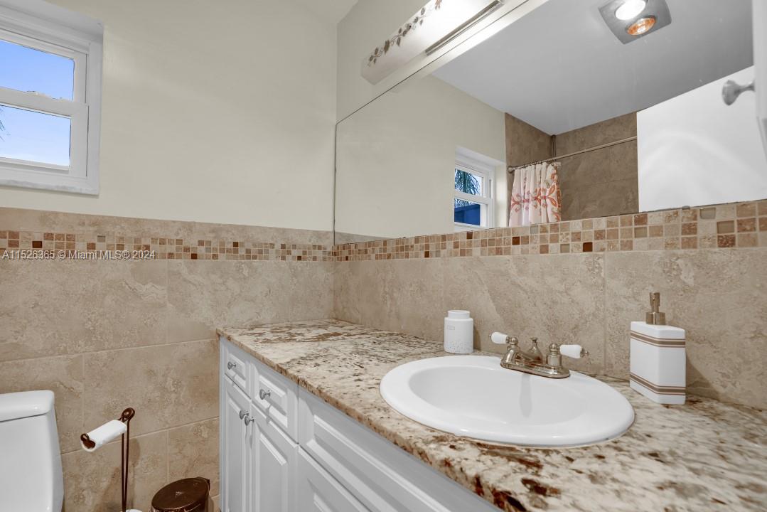 215 SE 1st Ter, Dania Beach, Florida 33004, 3 Bedrooms Bedrooms, ,3 BathroomsBathrooms,Residential,For Sale,215 SE 1st Ter,A11526365