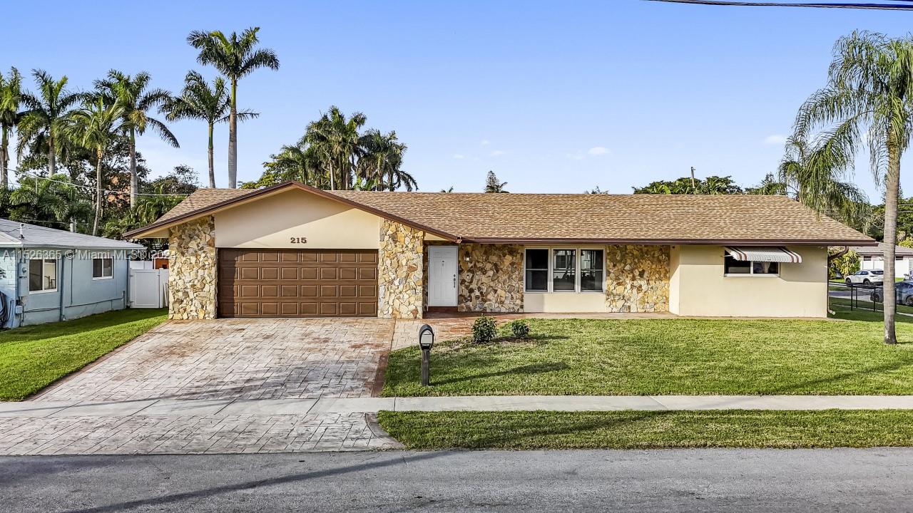 215 SE 1st Ter, Dania Beach, Florida 33004, 3 Bedrooms Bedrooms, ,3 BathroomsBathrooms,Residential,For Sale,215 SE 1st Ter,A11526365