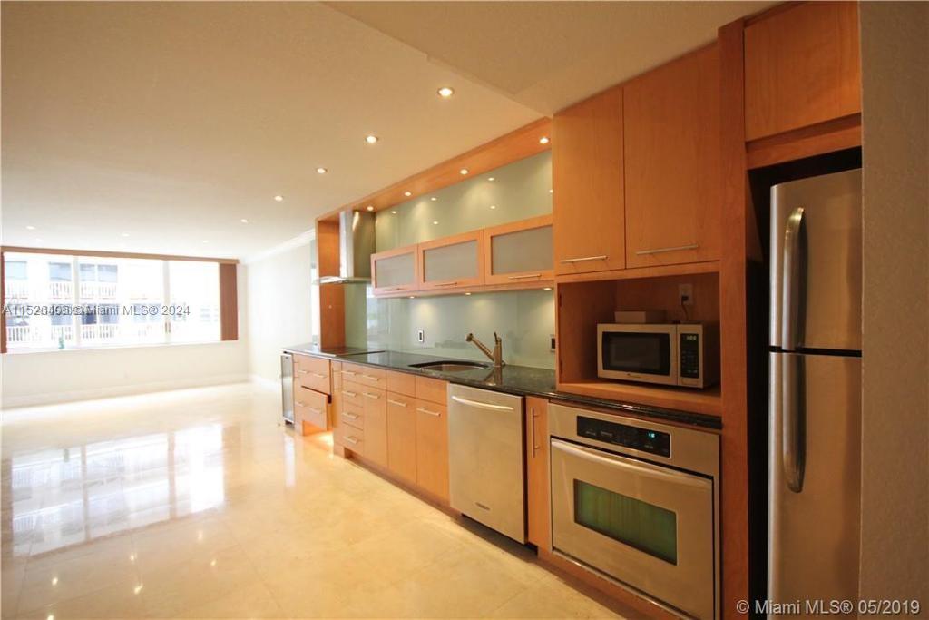 5401 Collins Ave 339, Miami Beach, Florida 33140, 1 Bedroom Bedrooms, ,1 BathroomBathrooms,Residential,For Sale,5401 Collins Ave 339,A11526406