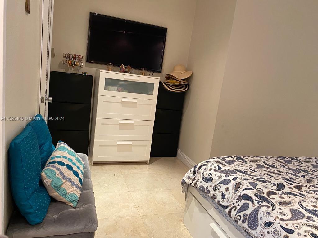 5401 Collins Ave 339, Miami Beach, Florida 33140, 1 Bedroom Bedrooms, ,1 BathroomBathrooms,Residential,For Sale,5401 Collins Ave 339,A11526406