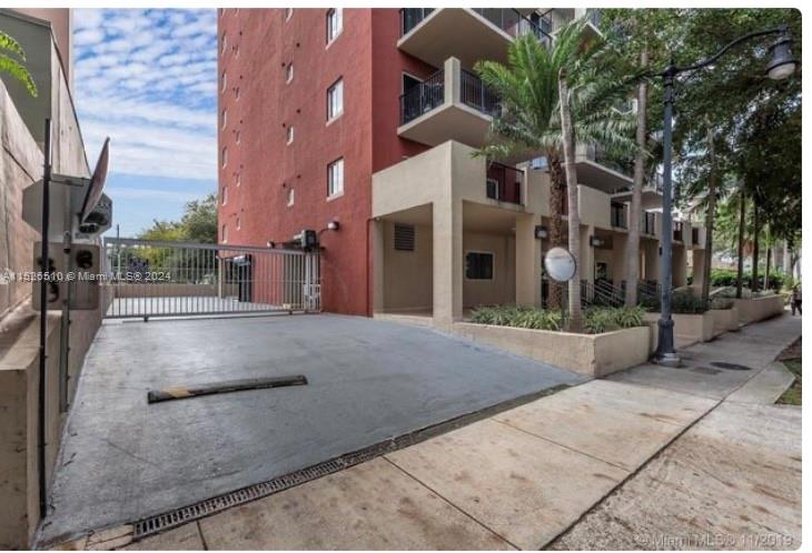 Miami, Florida 33145, ,1 BathroomBathrooms,Residentiallease,For Rent,A11526510