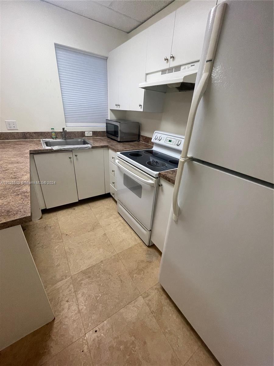 Miami, Florida 33145, ,1 BathroomBathrooms,Residentiallease,For Rent,A11526510