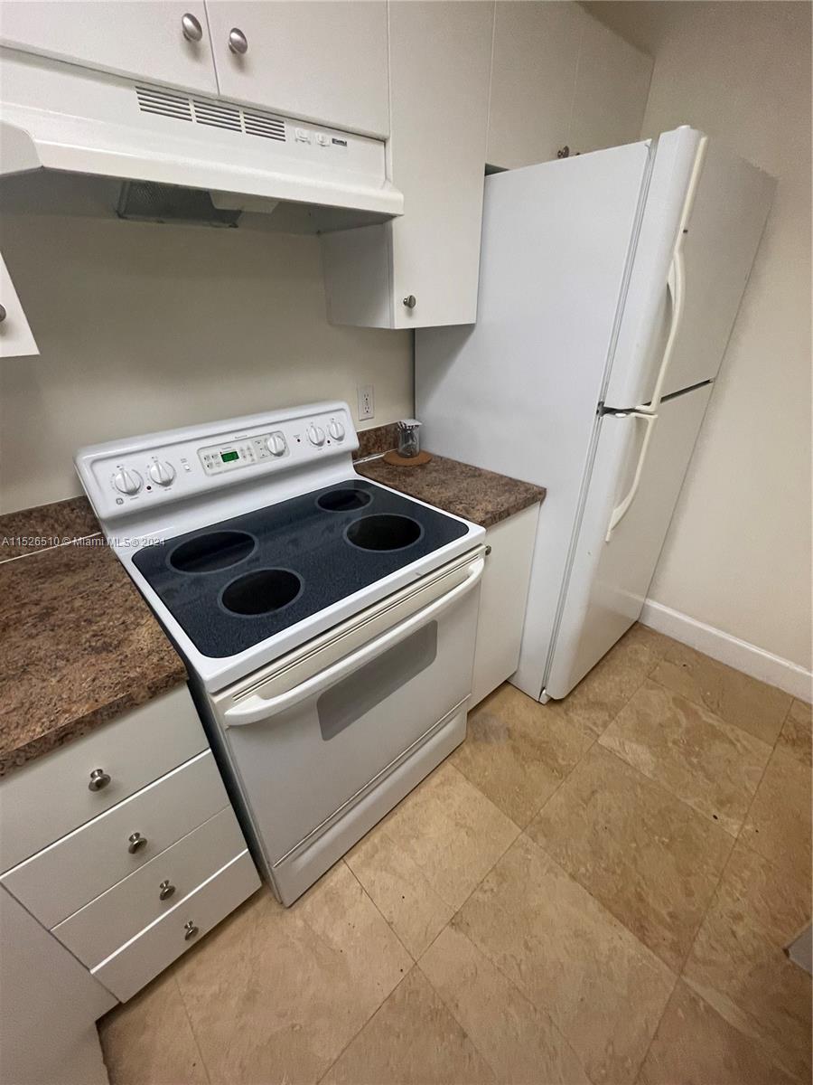 Miami, Florida 33145, ,1 BathroomBathrooms,Residentiallease,For Rent,A11526510