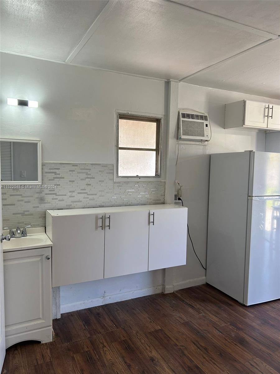 36 Coconut Ave, Hallandale Beach, FL, 33009 United States, 3 Bedrooms Bedrooms, ,3 BathroomsBathrooms,Residential,For Sale,Ave,A11522048