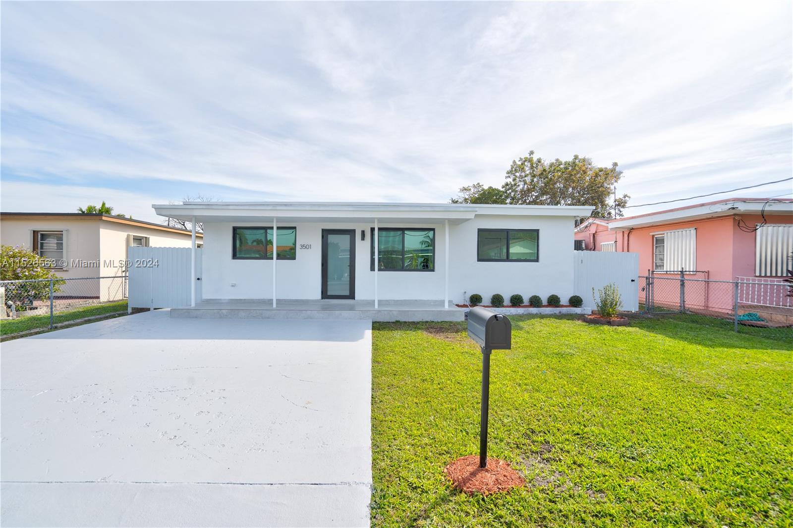 3501 SW 88th Pl  For Sale A11526563, FL