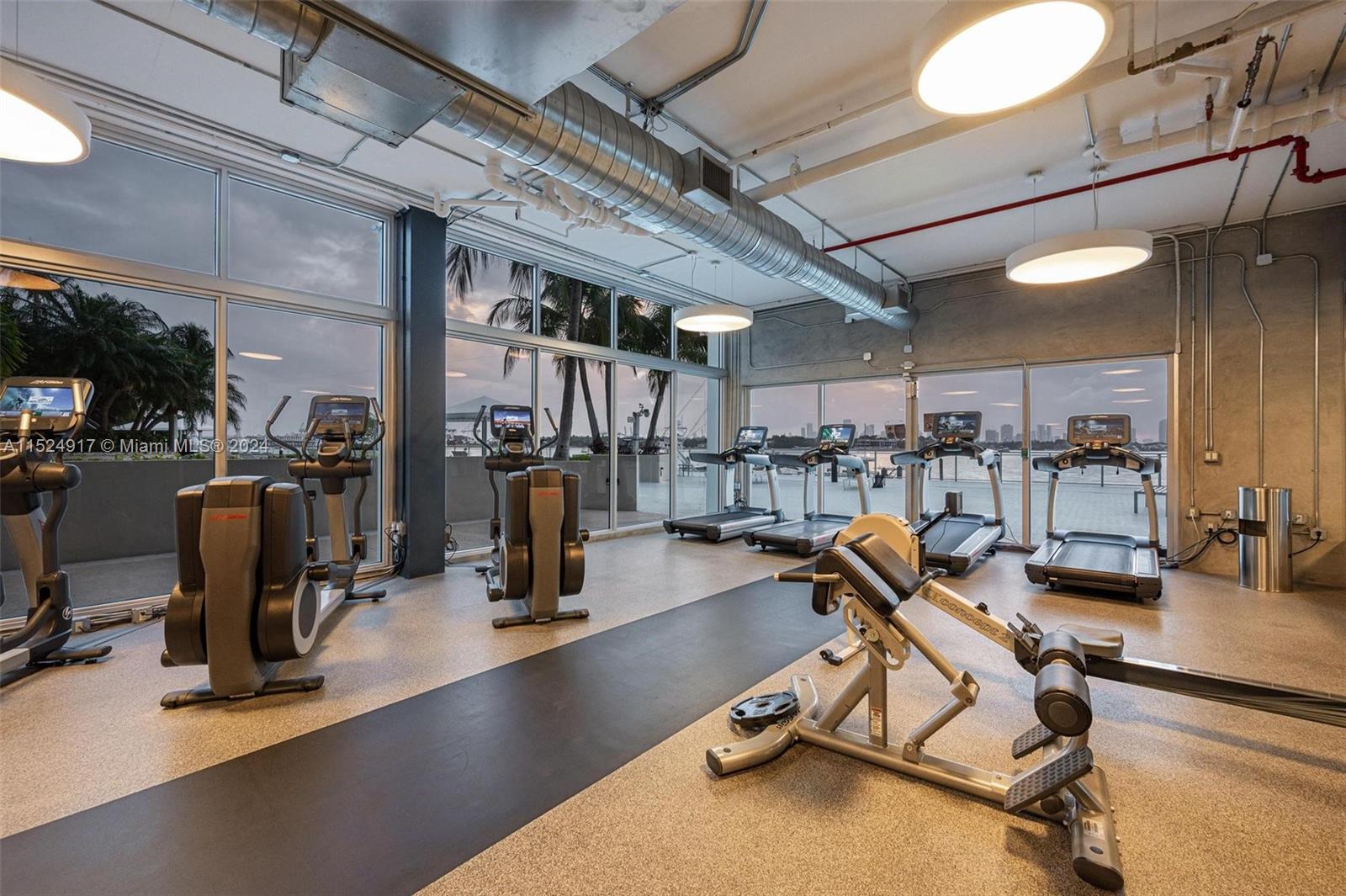 1200 West Ave 524, Miami Beach, Florida 33139, ,1 BathroomBathrooms,Residentiallease,For Rent,1200 West Ave 524,A11524917