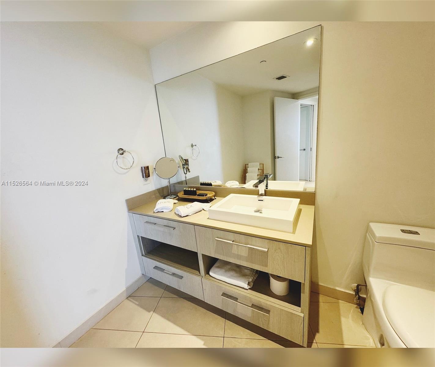 4111 S Ocean Dr 3709, Hollywood, Florida 33019, 1 Bedroom Bedrooms, ,1 BathroomBathrooms,Residential,For Sale,4111 S Ocean Dr 3709,A11526564