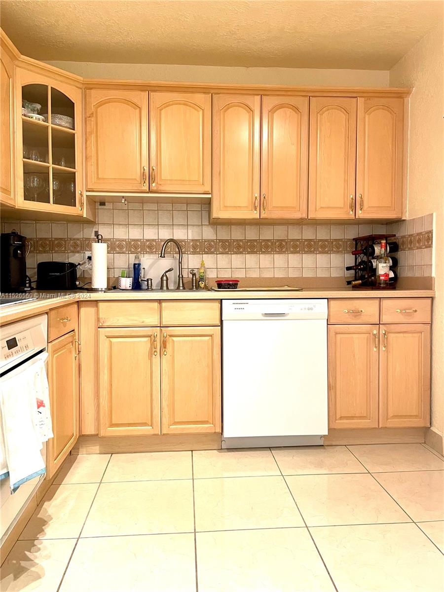 3800 S Ocean Dr 1219, Hollywood, Florida 33019, 2 Bedrooms Bedrooms, ,2 BathroomsBathrooms,Residentiallease,For Rent,3800 S Ocean Dr 1219,A11526560