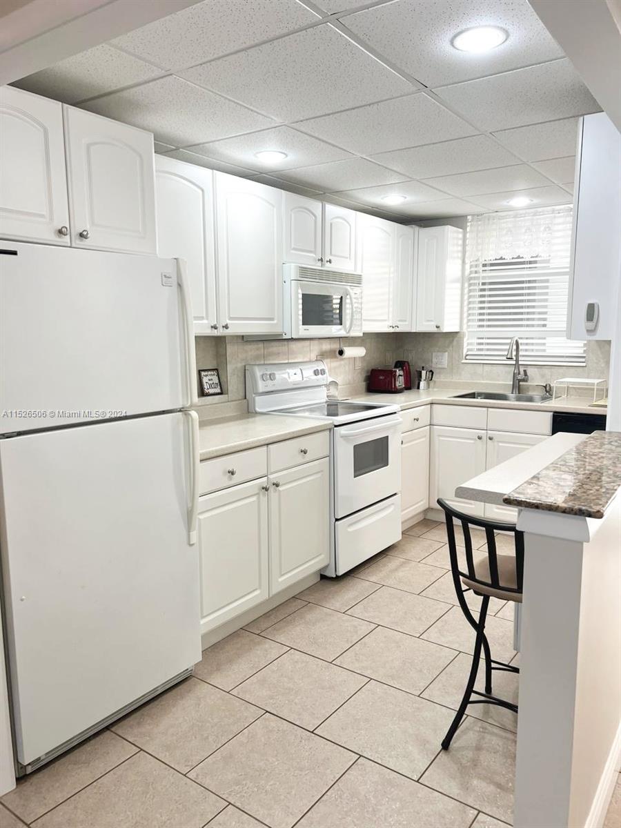 410 Golden Isles Dr. 407, Hallandale Beach, Florida 33009, 1 Bedroom Bedrooms, ,1 BathroomBathrooms,Residential,For Sale,410 Golden Isles Dr. 407,A11526506