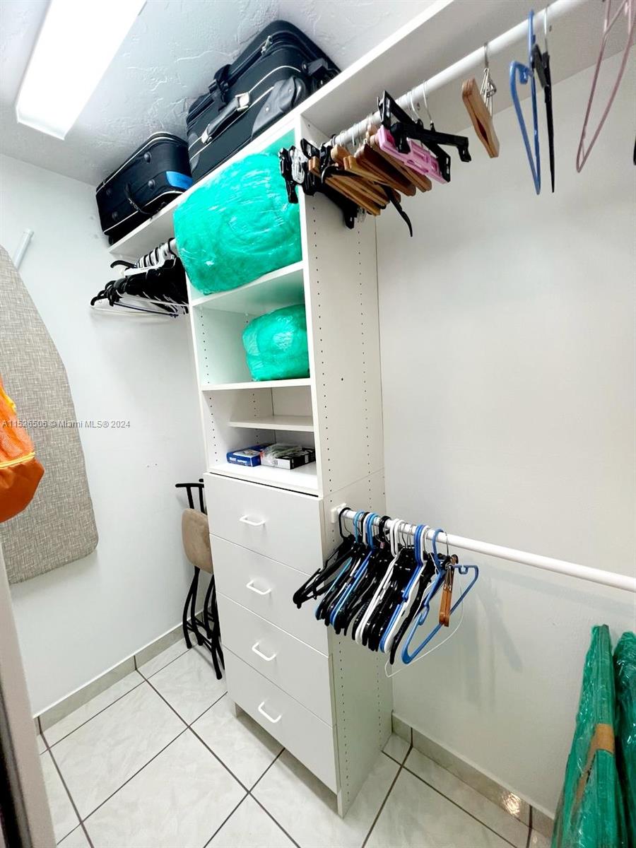 410 Golden Isles Dr. 407, Hallandale Beach, Florida 33009, 1 Bedroom Bedrooms, ,1 BathroomBathrooms,Residential,For Sale,410 Golden Isles Dr. 407,A11526506