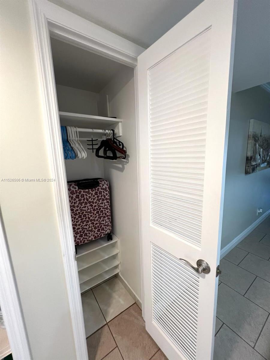 410 Golden Isles Dr. 407, Hallandale Beach, Florida 33009, 1 Bedroom Bedrooms, ,1 BathroomBathrooms,Residential,For Sale,410 Golden Isles Dr. 407,A11526506
