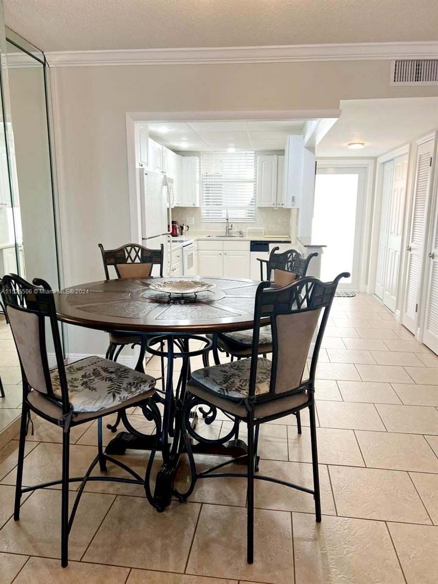 410 Golden Isles Dr. 407, Hallandale Beach, Florida 33009, 1 Bedroom Bedrooms, ,1 BathroomBathrooms,Residential,For Sale,410 Golden Isles Dr. 407,A11526506