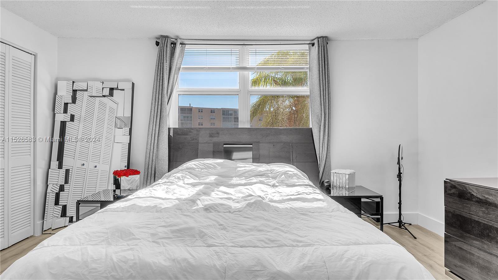 311 SE 3rd St 206, Dania Beach, Florida 33004, 2 Bedrooms Bedrooms, ,2 BathroomsBathrooms,Residential,For Sale,311 SE 3rd St 206,A11526583