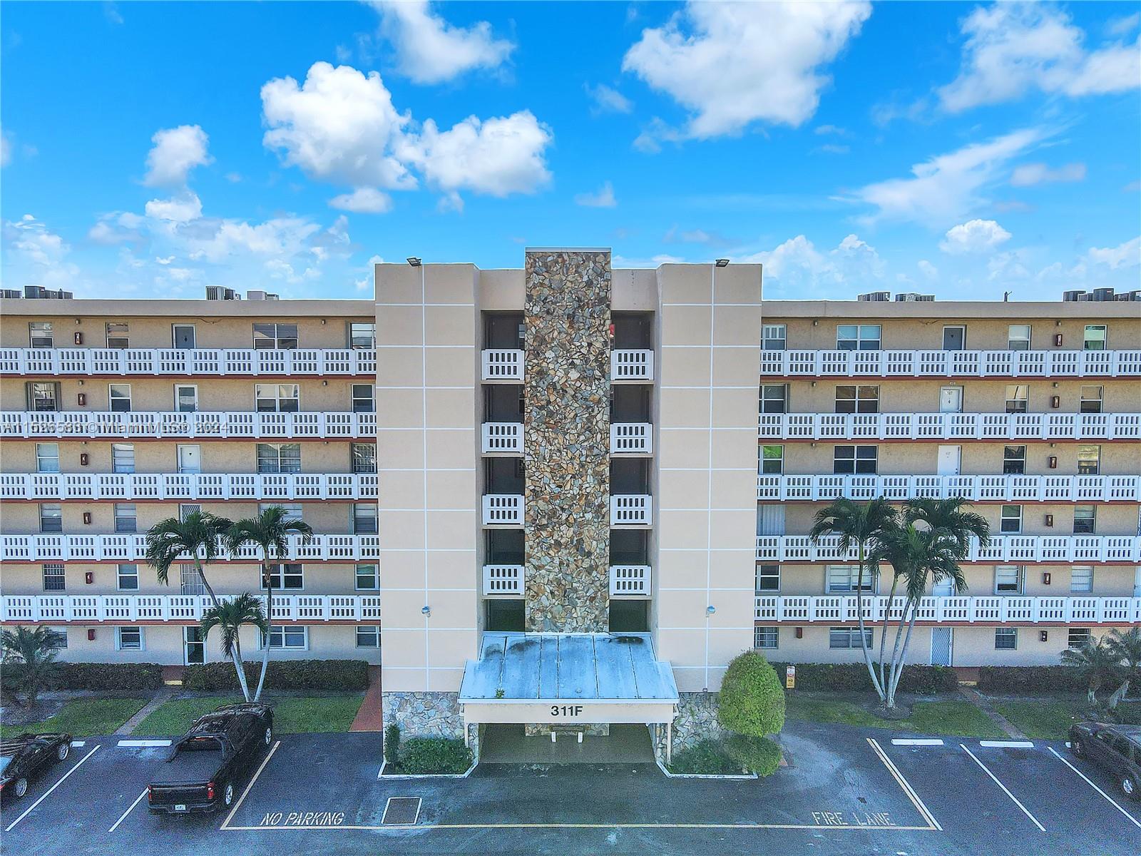 311 SE 3rd St 206, Dania Beach, Florida 33004, 2 Bedrooms Bedrooms, ,2 BathroomsBathrooms,Residential,For Sale,311 SE 3rd St 206,A11526583