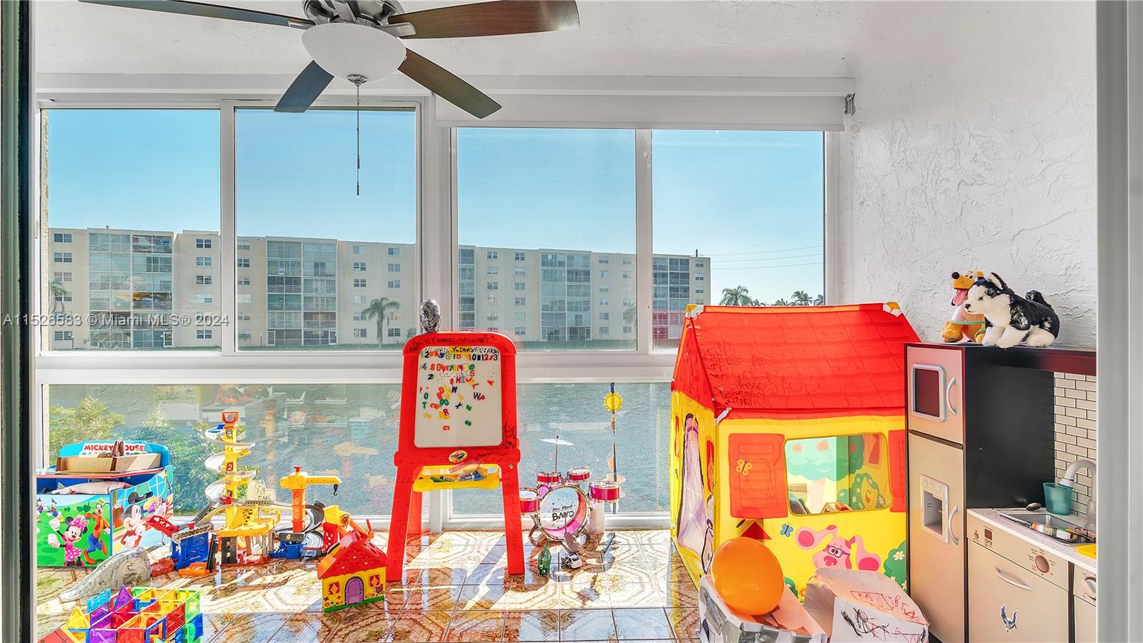 311 SE 3rd St 206, Dania Beach, Florida 33004, 2 Bedrooms Bedrooms, ,2 BathroomsBathrooms,Residential,For Sale,311 SE 3rd St 206,A11526583