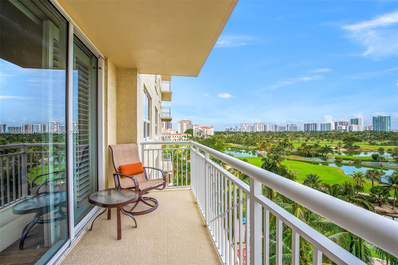 19501 W Country Club Dr #715 For Sale A11526568, FL