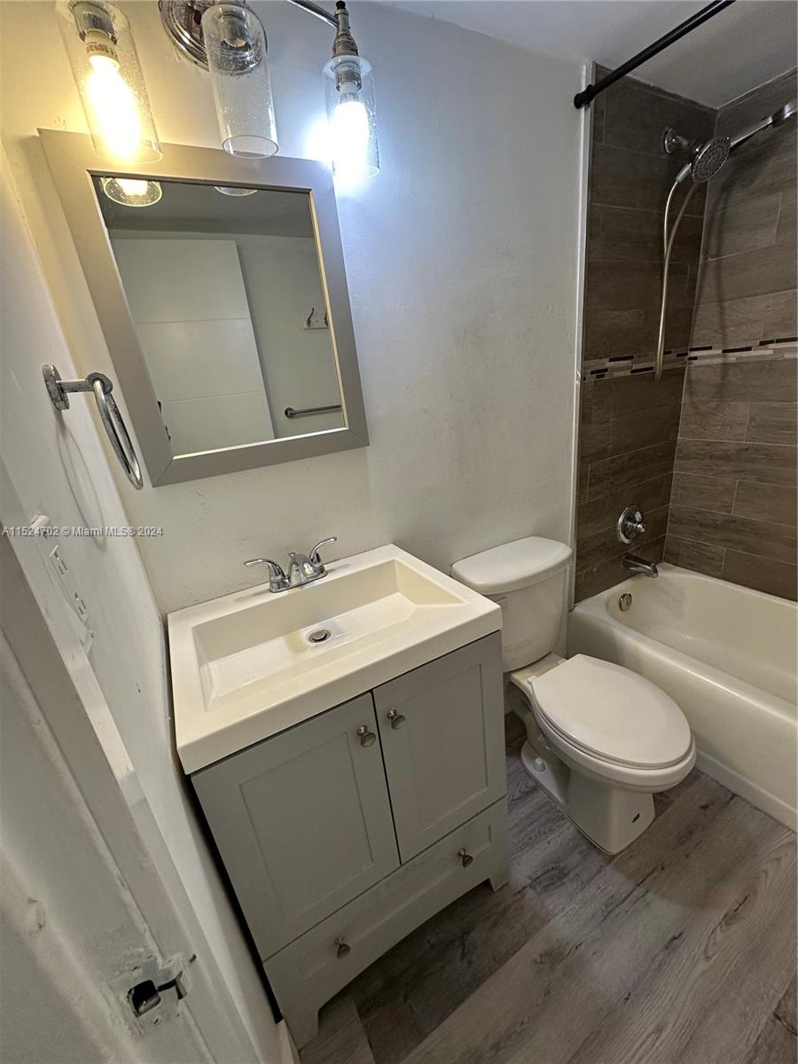 7545 E Treasure Dr 9H, North Bay Village, Florida 33141, 3 Bedrooms Bedrooms, ,2 BathroomsBathrooms,Residential,For Sale,7545 E Treasure Dr 9H,A11524702