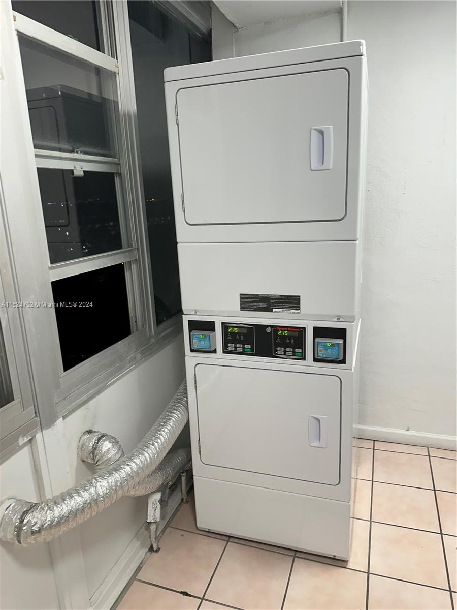 7545 E Treasure Dr 9H, North Bay Village, Florida 33141, 3 Bedrooms Bedrooms, ,2 BathroomsBathrooms,Residential,For Sale,7545 E Treasure Dr 9H,A11524702