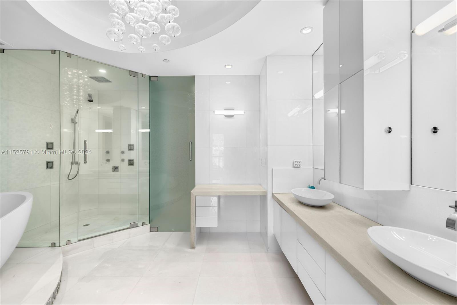 18101 Collins Ave, Sunny Isles Beach, FL, 33160 United States, 3 Bedrooms Bedrooms, ,3 BathroomsBathrooms,Residential,For Sale,Collins Ave,A11525794