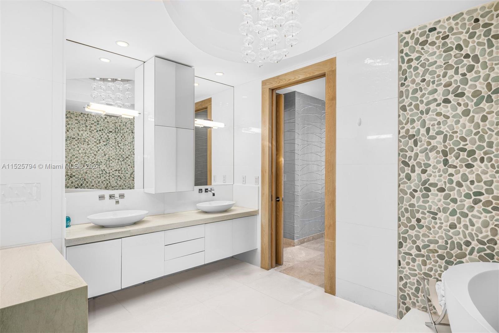 18101 Collins Ave, Sunny Isles Beach, FL, 33160 United States, 3 Bedrooms Bedrooms, ,3 BathroomsBathrooms,Residential,For Sale,Collins Ave,A11525794