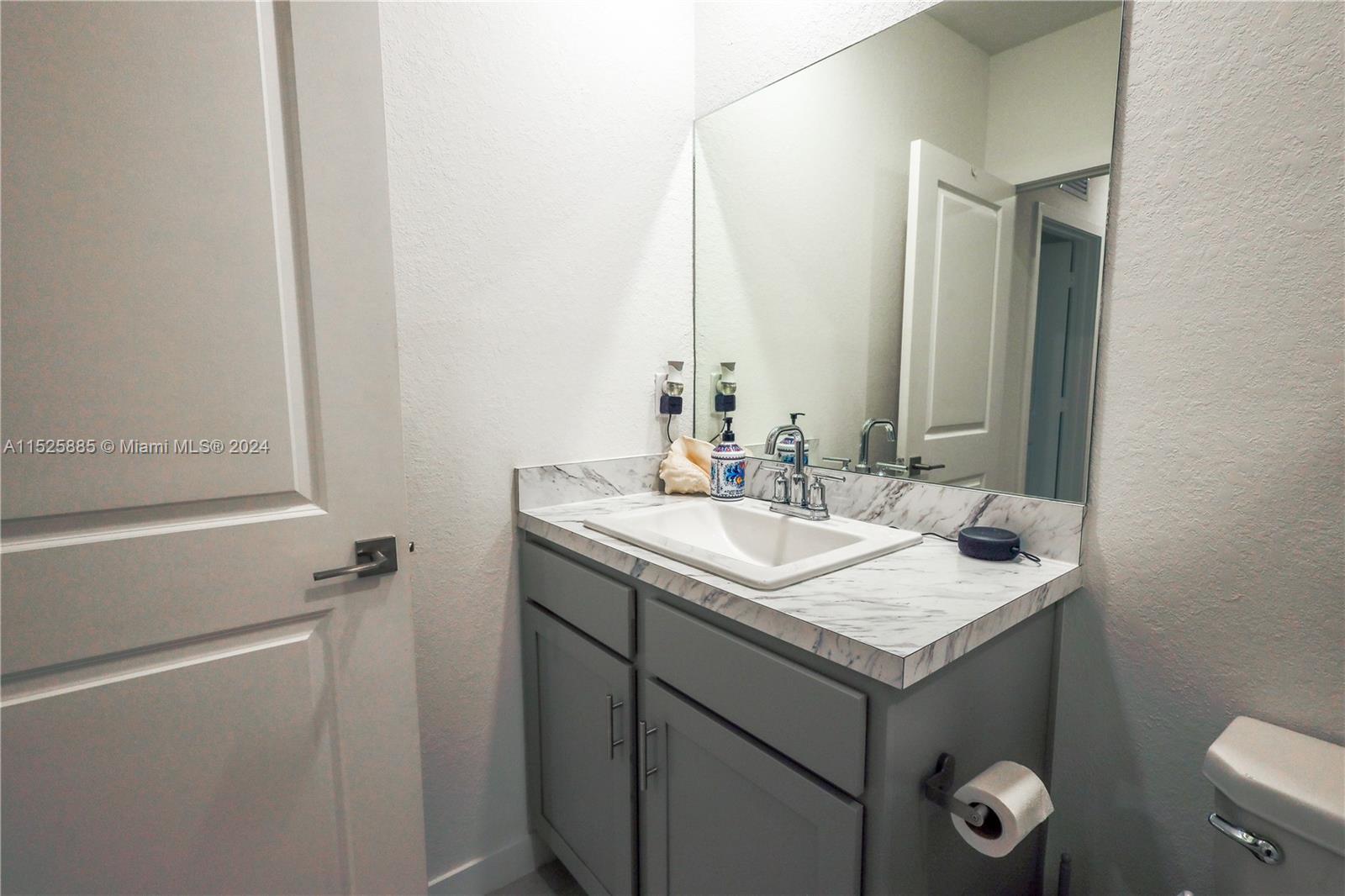 923 SE 19th St, Homestead, Florida 33034, 3 Bedrooms Bedrooms, ,2 BathroomsBathrooms,Residential,For Sale,923 SE 19th St,A11525885