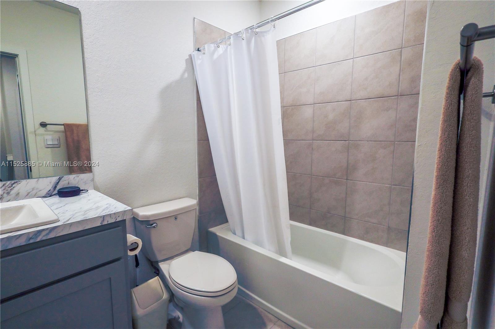 923 SE 19th St, Homestead, Florida 33034, 3 Bedrooms Bedrooms, ,2 BathroomsBathrooms,Residential,For Sale,923 SE 19th St,A11525885