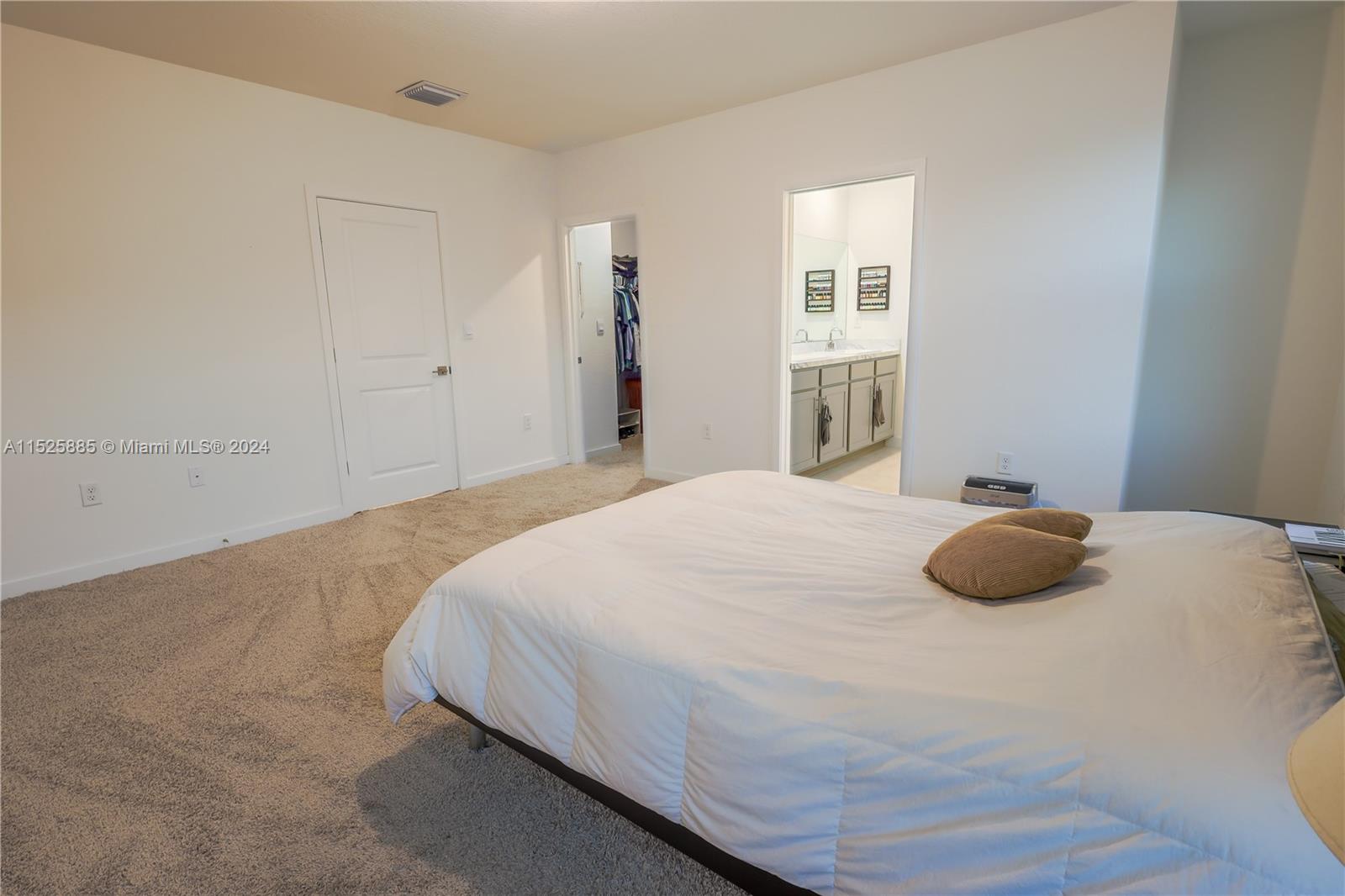 923 SE 19th St, Homestead, Florida 33034, 3 Bedrooms Bedrooms, ,2 BathroomsBathrooms,Residential,For Sale,923 SE 19th St,A11525885