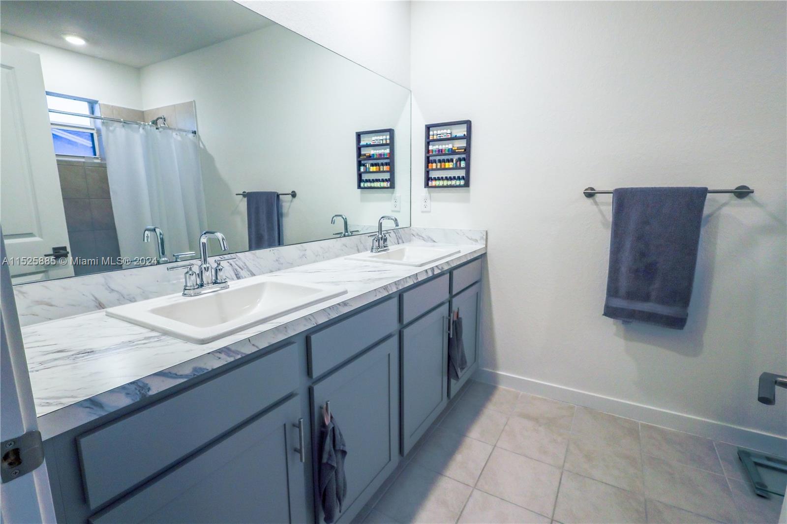 923 SE 19th St, Homestead, Florida 33034, 3 Bedrooms Bedrooms, ,2 BathroomsBathrooms,Residential,For Sale,923 SE 19th St,A11525885