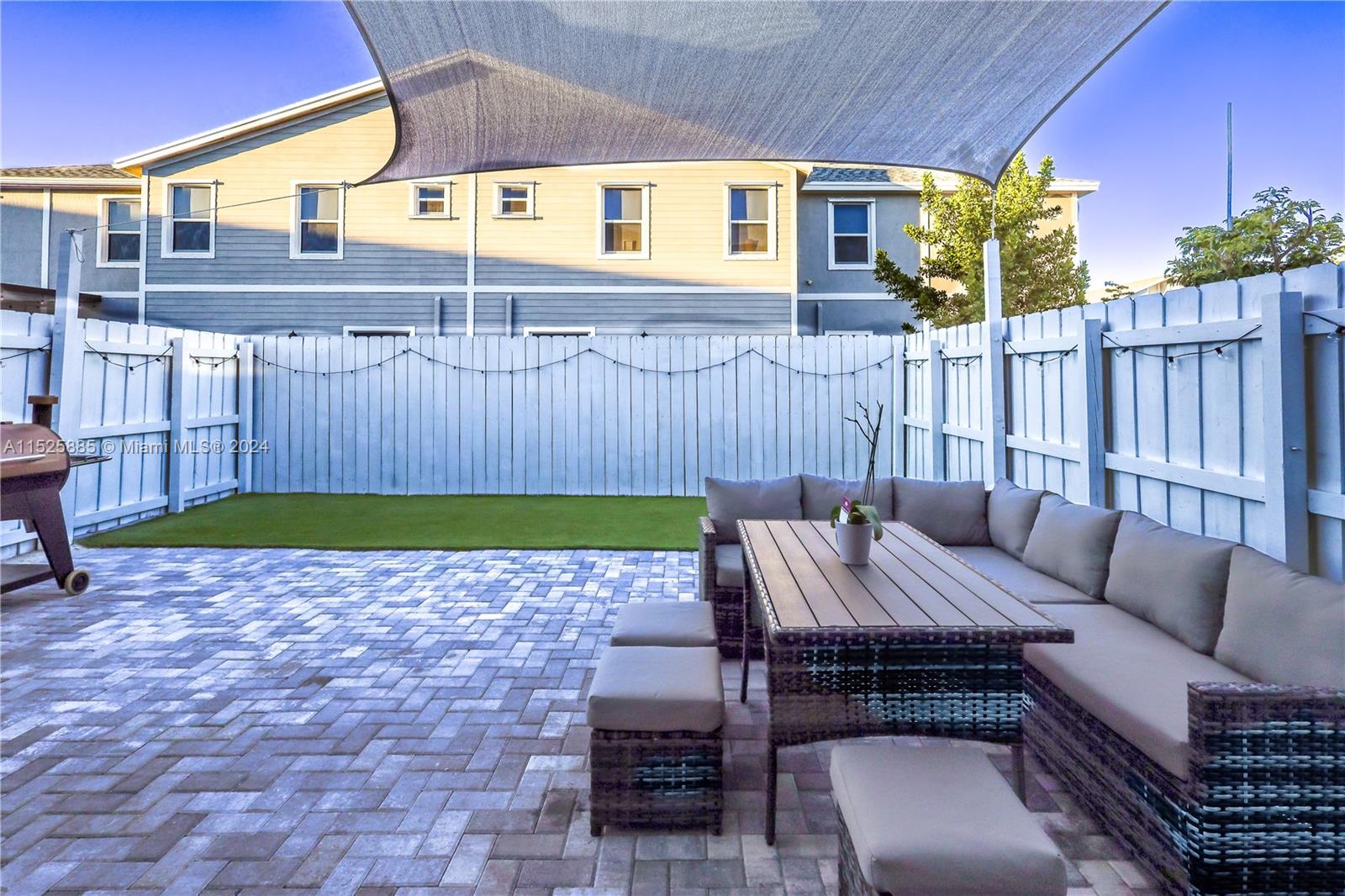 923 SE 19th St, Homestead, Florida 33034, 3 Bedrooms Bedrooms, ,2 BathroomsBathrooms,Residential,For Sale,923 SE 19th St,A11525885