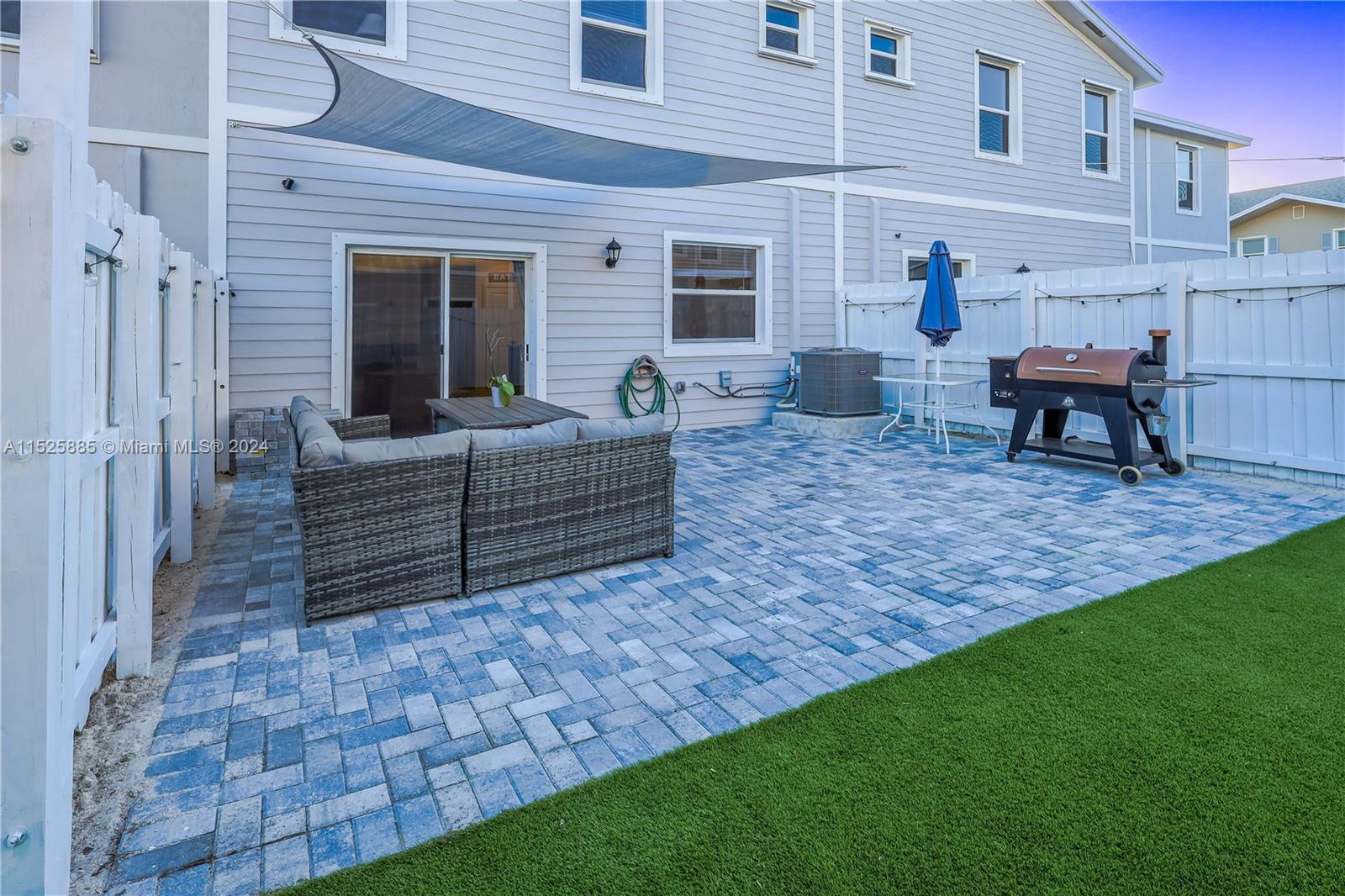 923 SE 19th St, Homestead, Florida 33034, 3 Bedrooms Bedrooms, ,2 BathroomsBathrooms,Residential,For Sale,923 SE 19th St,A11525885