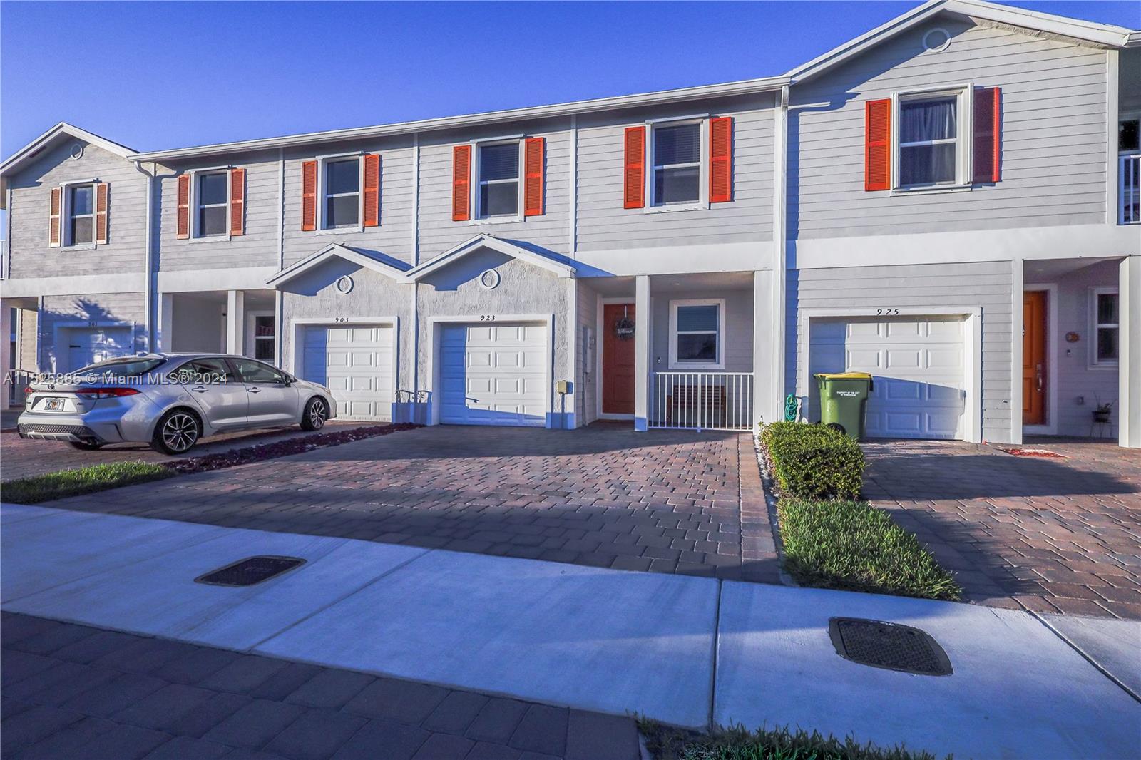 923 SE 19th St, Homestead, Florida 33034, 3 Bedrooms Bedrooms, ,2 BathroomsBathrooms,Residential,For Sale,923 SE 19th St,A11525885