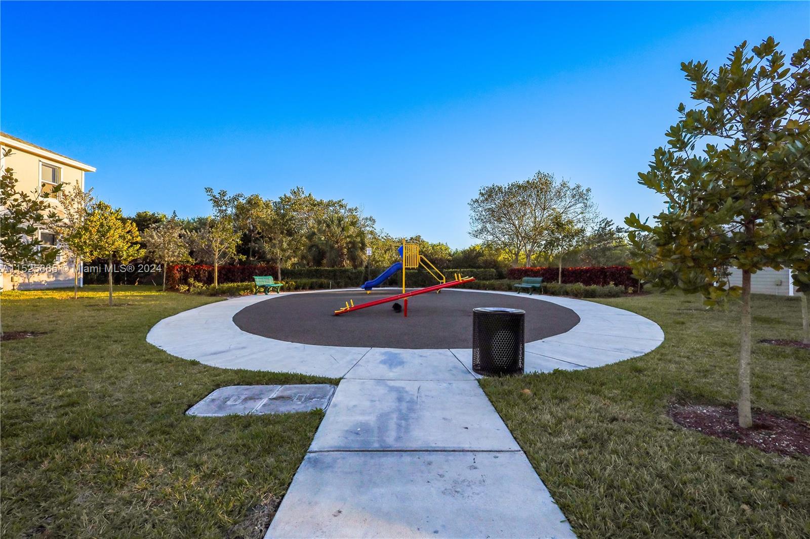 923 SE 19th St, Homestead, Florida 33034, 3 Bedrooms Bedrooms, ,2 BathroomsBathrooms,Residential,For Sale,923 SE 19th St,A11525885